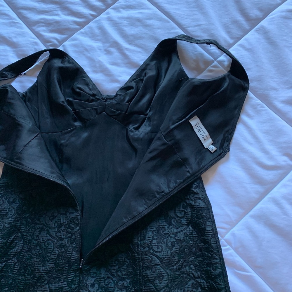 Dress - Picture 3 of 4